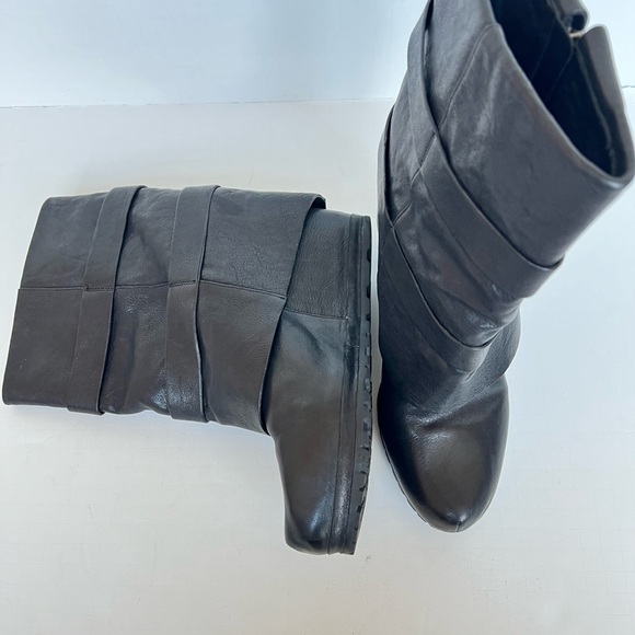 Vera Wang Lavender York Wedge Boots - Picture 5 of 15